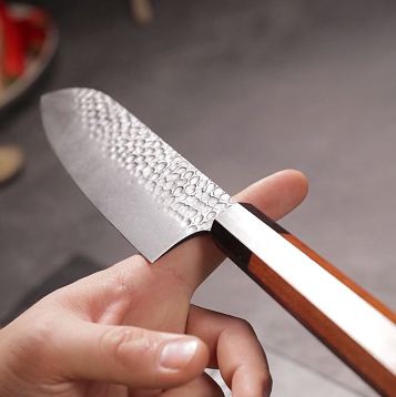 Kaltinis Santoku peilis “Harumi”