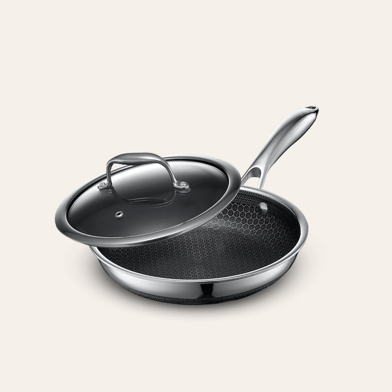 20 cm keptuvė su dangčiu