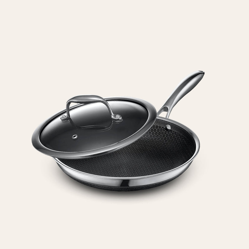 24 cm keptuvė su dangčiu