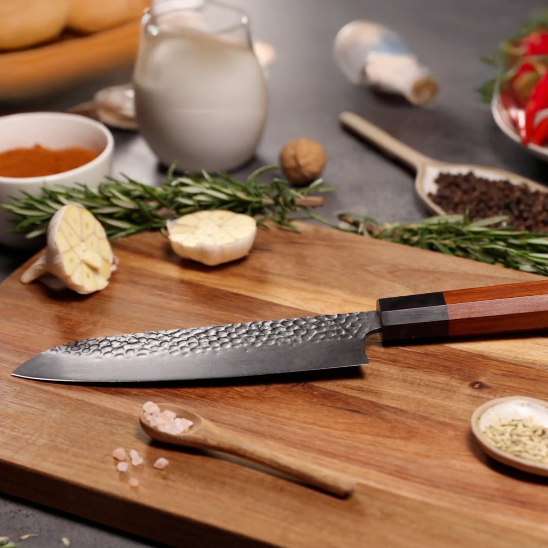 Kaltinis Santoku peilis “Harumi”